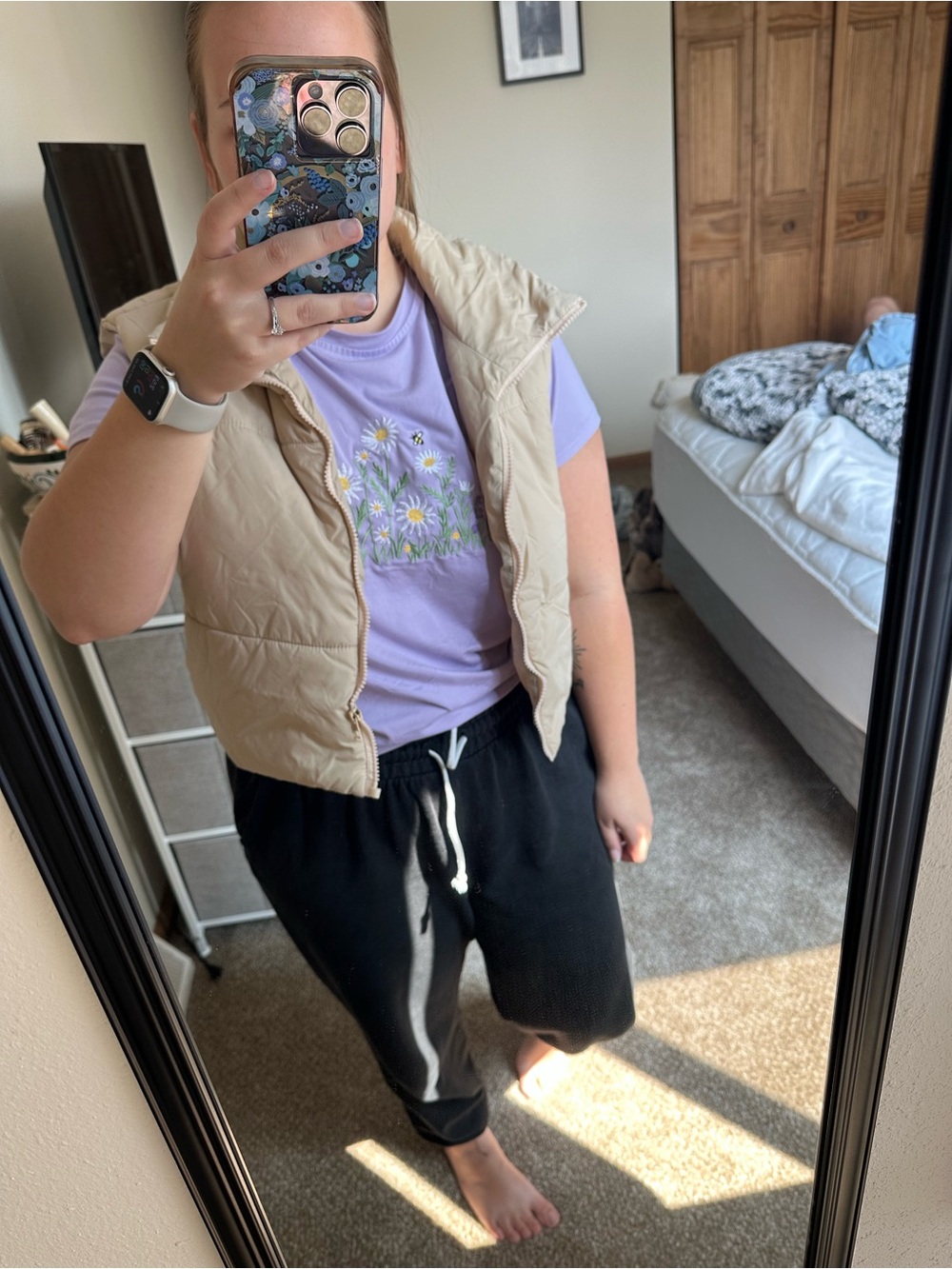Tan puffer vest, cropped. Size medium.